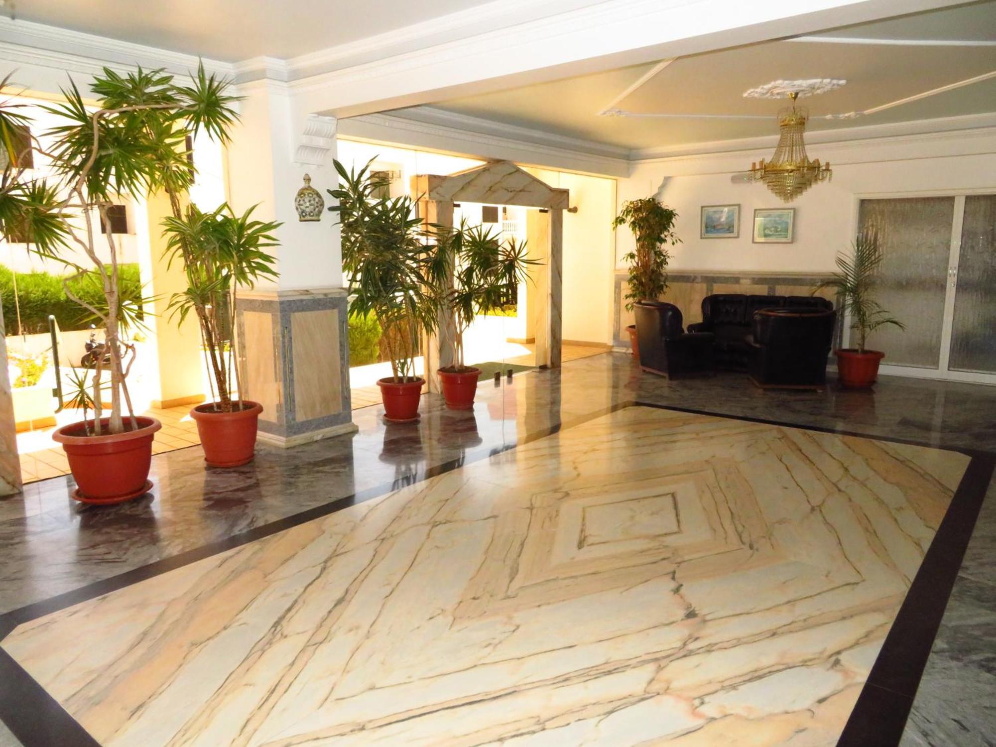 Apartamentos Carolino Monte Gordo Luaran gambar