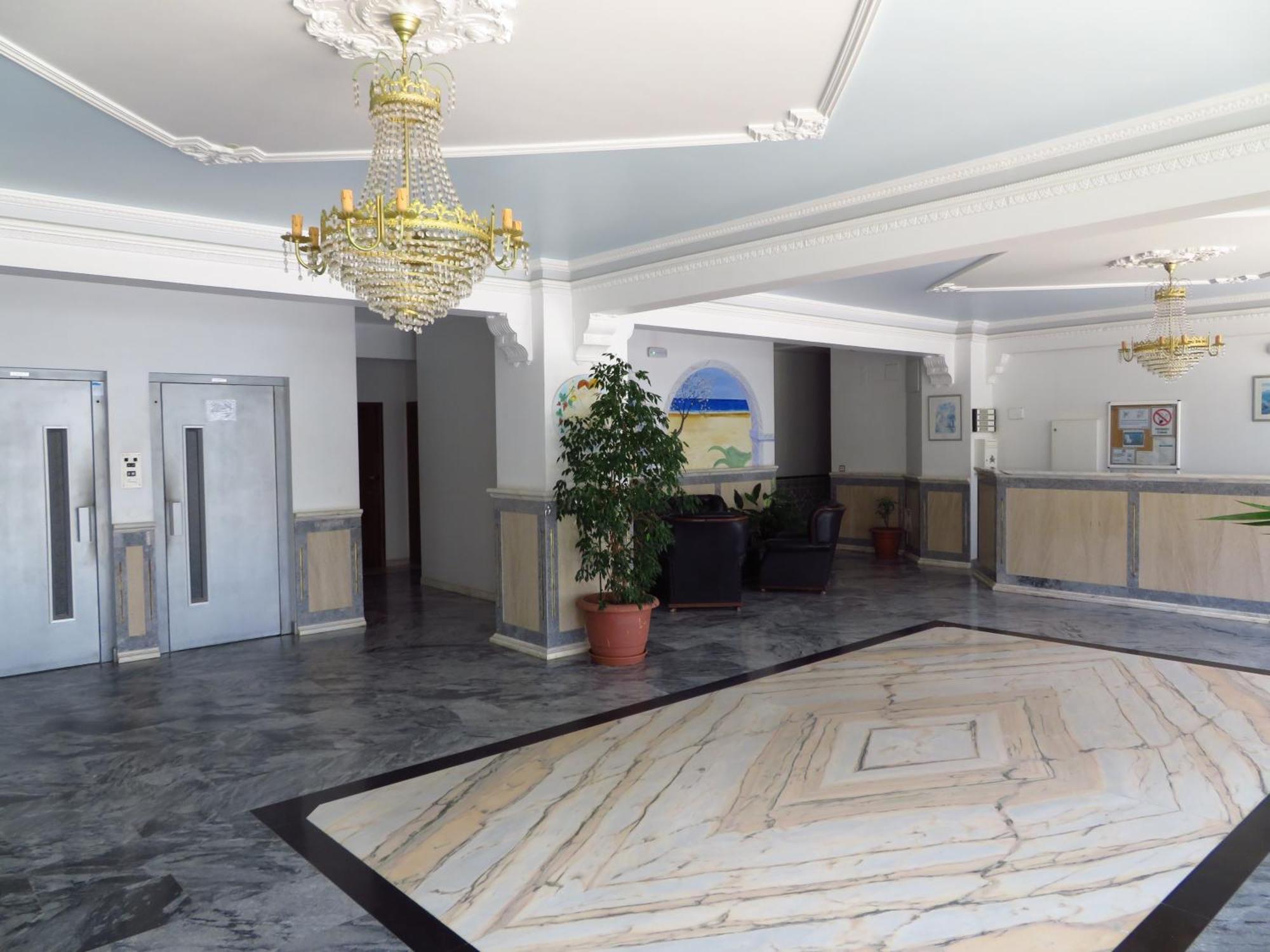Apartamentos Carolino Monte Gordo Luaran gambar