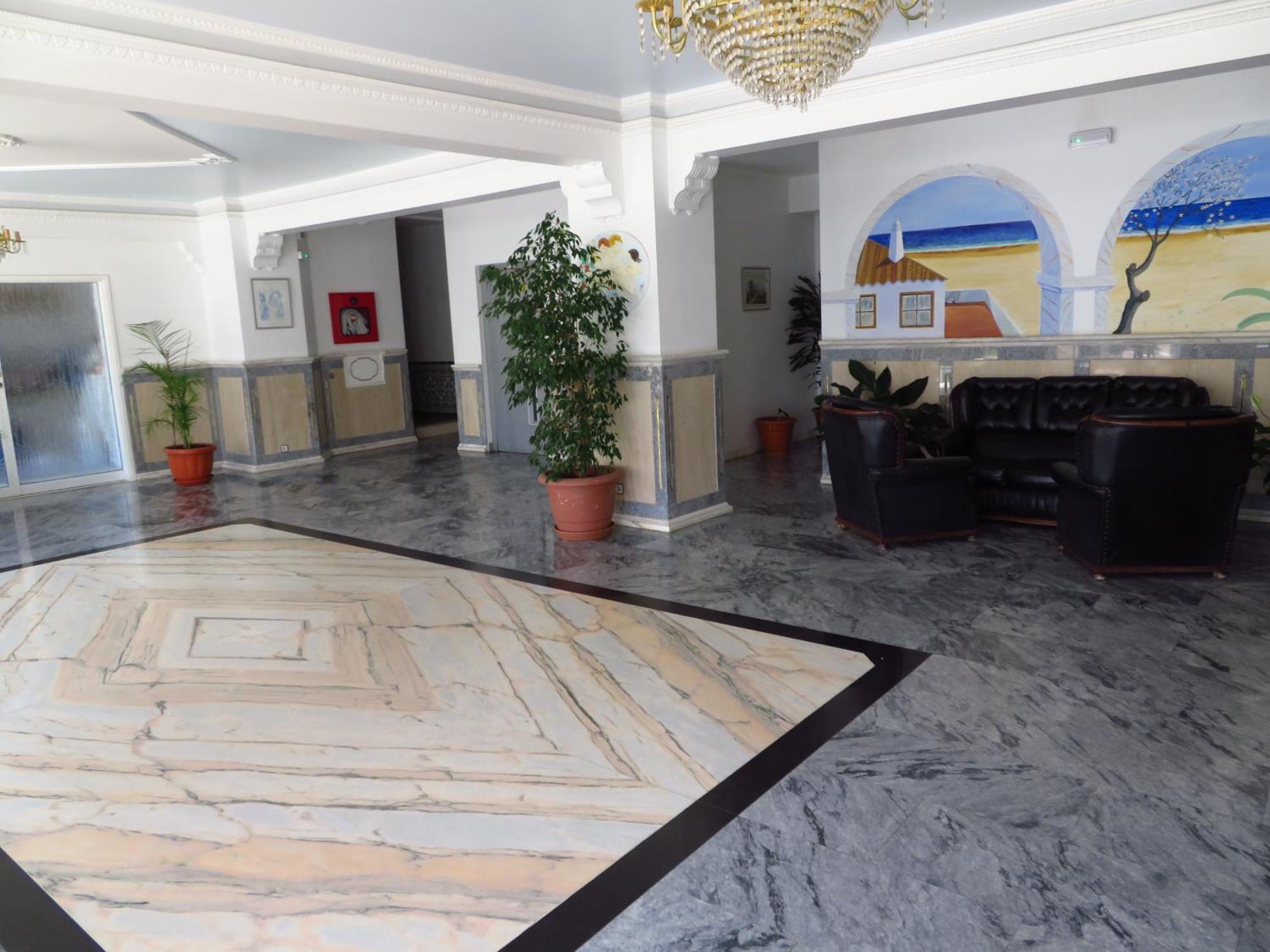 Apartamentos Carolino Monte Gordo Luaran gambar