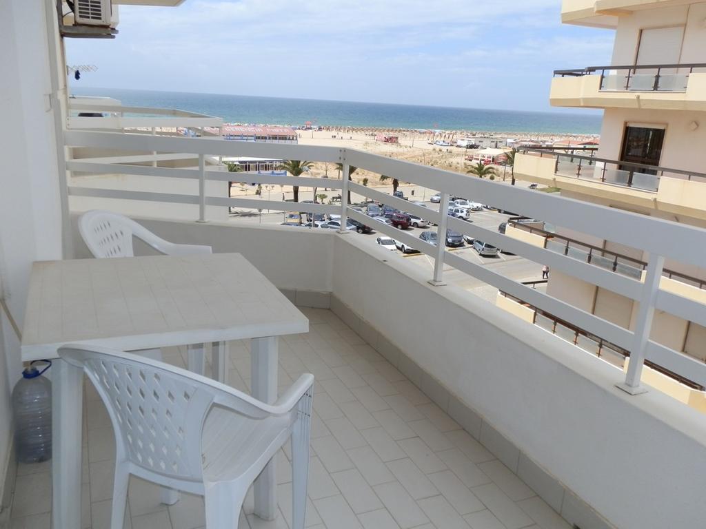 Apartamentos Carolino Monte Gordo Bilik gambar