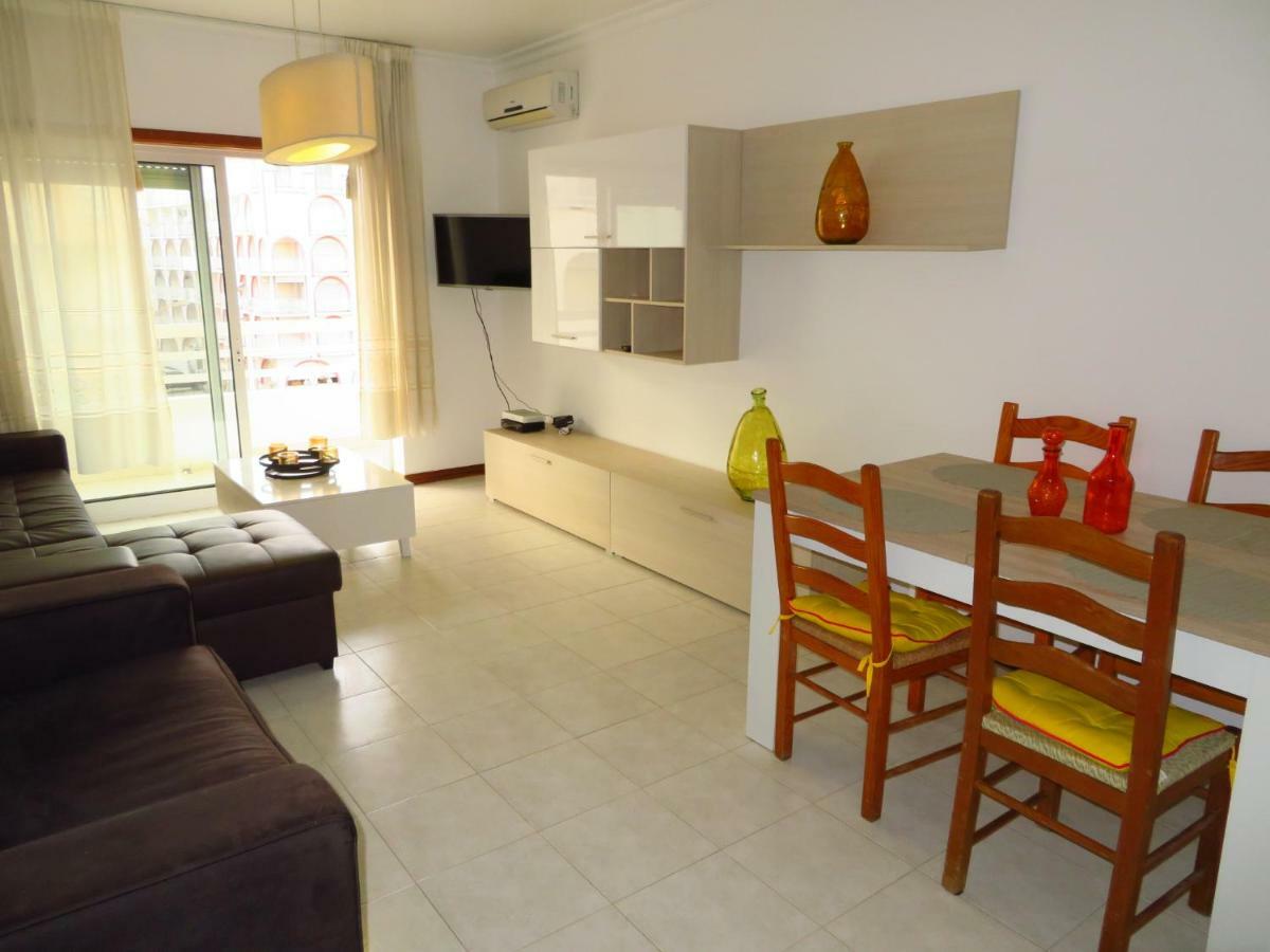 Apartamentos Carolino Monte Gordo Luaran gambar